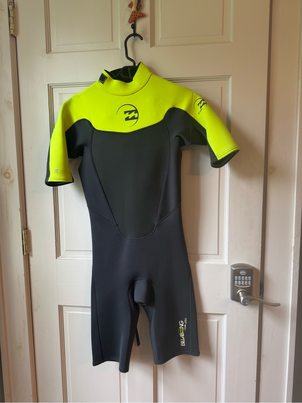 Billabong Kids Neon Yellow and Black Shorty Rashguard